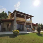 Aracelia With Private Pool Siviri
