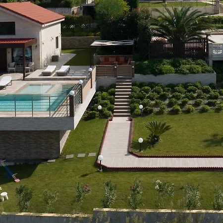 Aracelia Villas With Private Pool *