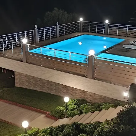 Aracelia With Private Pool 빌라