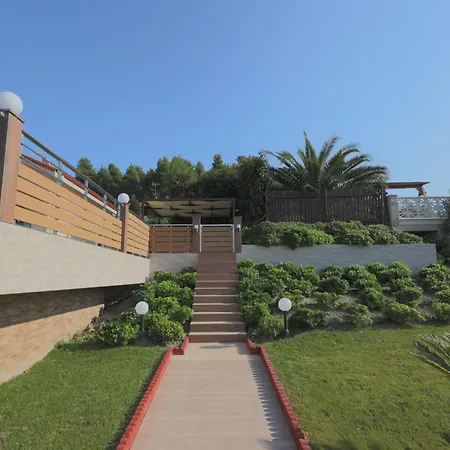 Aracelia With Private Pool 빌라