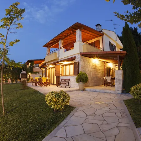 Aracelia With Private Pool Villa Siviri