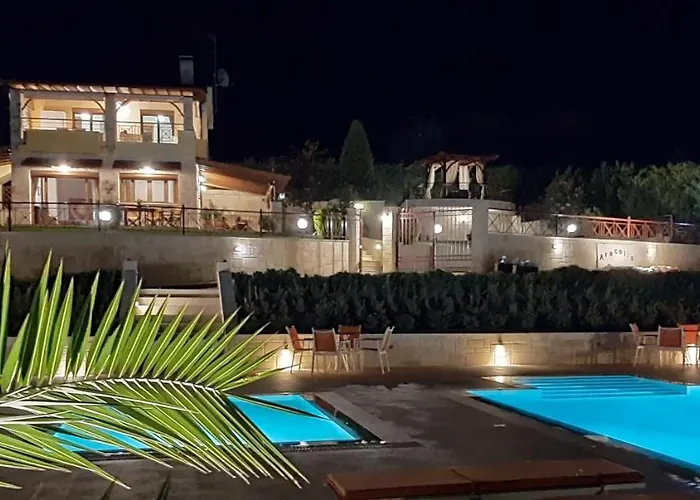 Villa Aracelia With Private Pool *