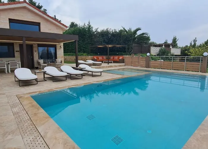 Aracelia With Private Pool * Siviri