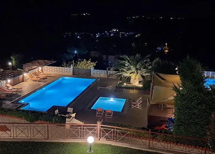 Aracelia With Private Pool Siviri