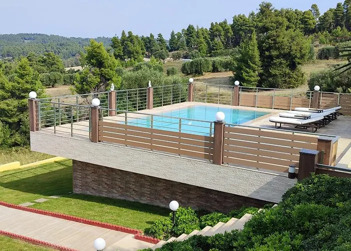 Aracelia With Private Pool Villa *