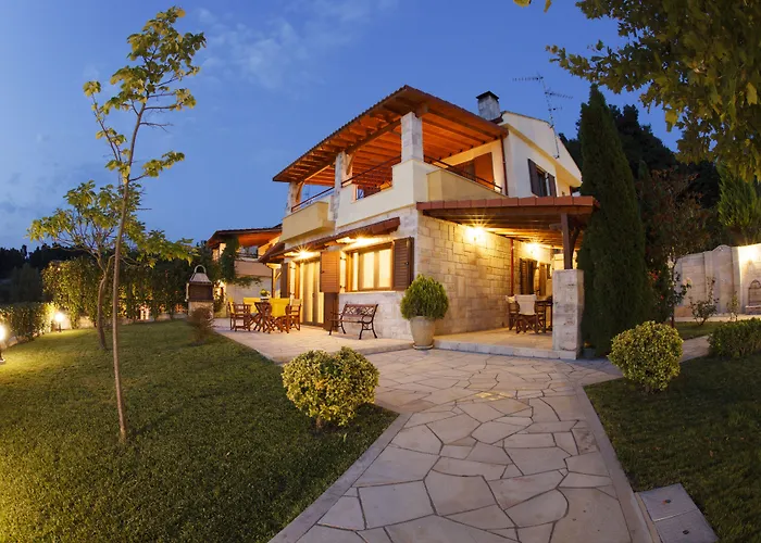 Aracelia With Private Pool Villa Siviri