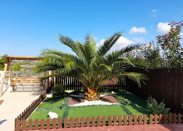 Villa Aracelia With Private Pool