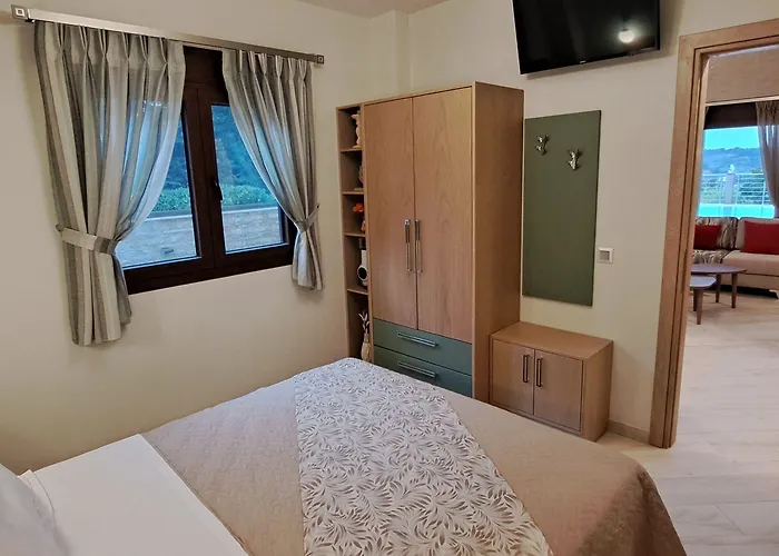 Aracelia With Private Pool Siviri