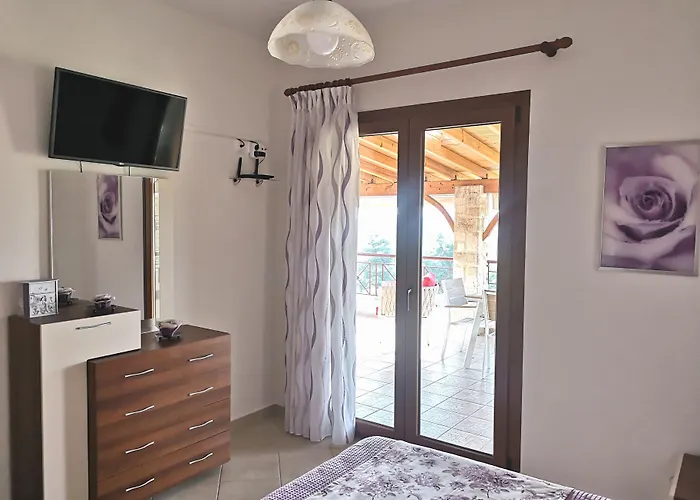 Aracelia With Private Pool Villa